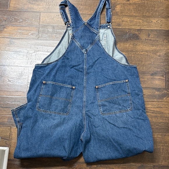 Old Navy Women's Wide Leg overalls in Blue - Picture 5 of 5